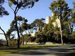 Chateau De فندق Meyrargues